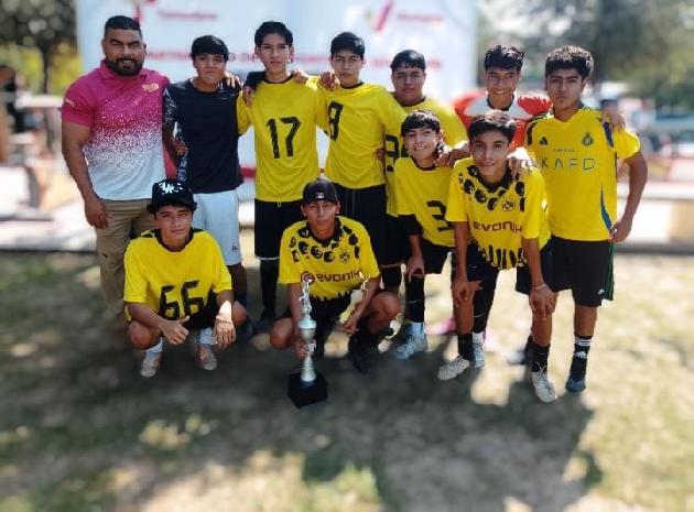 Son CBTIS 236 y Alianza Jr. campeones 
del Fútbol Municipal Inter-Bachilleratos
